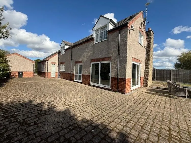 211 Wild Hill, Sutton-In-Ashfield NG17 3JF