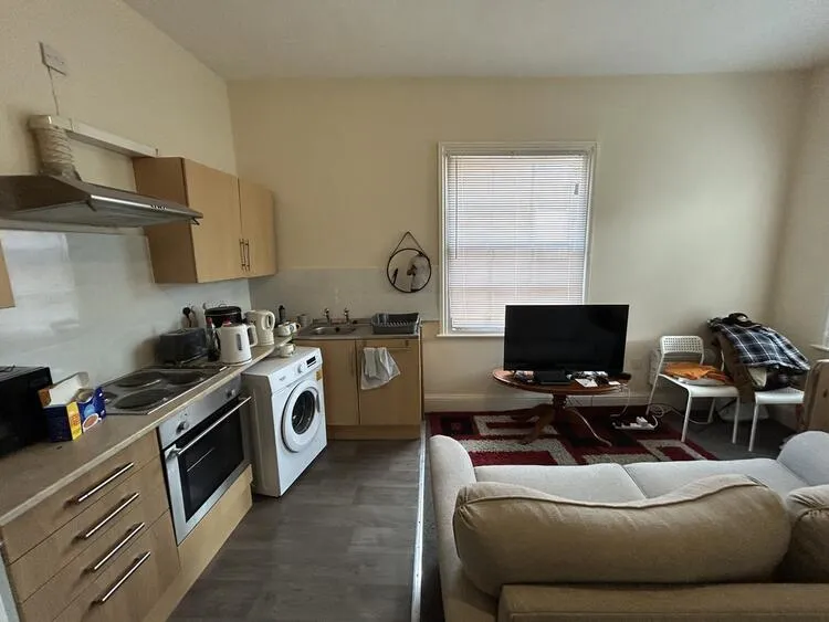 Flat 1 + 2, 157 High Street, Burton-On-Trent DE14 1JE
