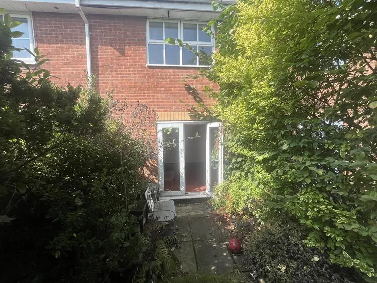 32 Victoria Gardens, Cradley Heath, West Midlands B64 5LX