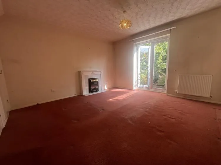 32 Victoria Gardens, Cradley Heath, West Midlands B64 5LX