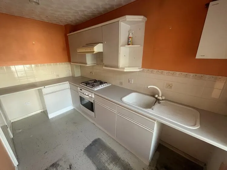 32 Victoria Gardens, Cradley Heath, West Midlands B64 5LX