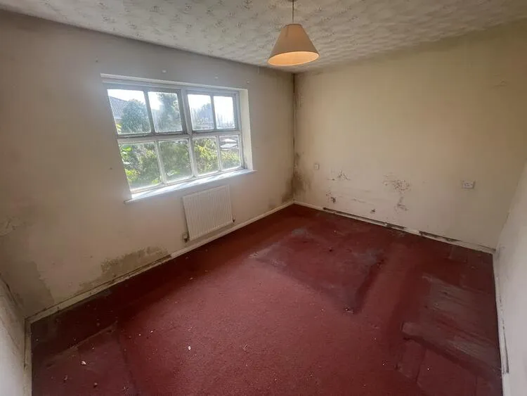 32 Victoria Gardens, Cradley Heath, West Midlands B64 5LX