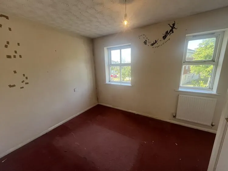 32 Victoria Gardens, Cradley Heath, West Midlands B64 5LX