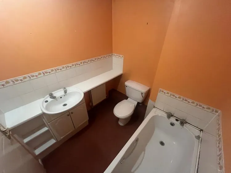 32 Victoria Gardens, Cradley Heath, West Midlands B64 5LX