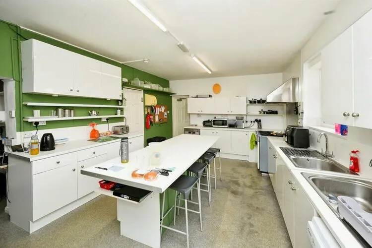 10 Saxby Avenue, Skegness, Lincolnshire PE25 3JZ