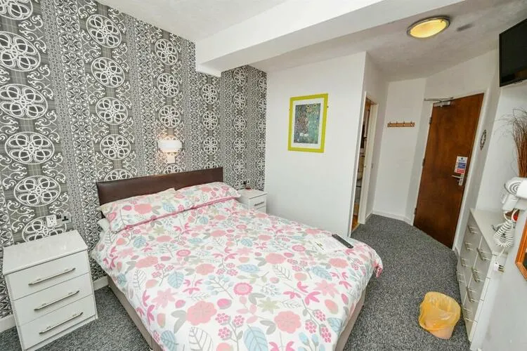 10 Saxby Avenue, Skegness, Lincolnshire PE25 3JZ