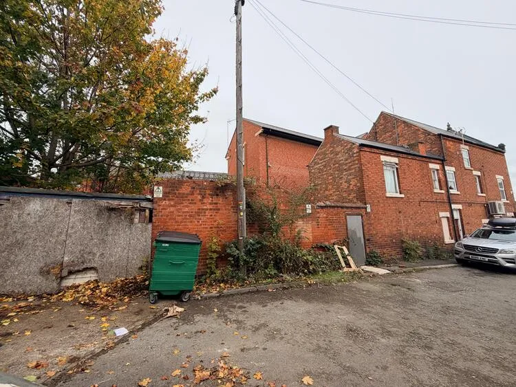 33 Mansfield Road, Daybrook, Nottingham NG5 6AJ