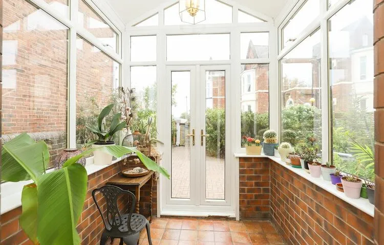 2 Avondale Road, Chesterfield S40 4TF