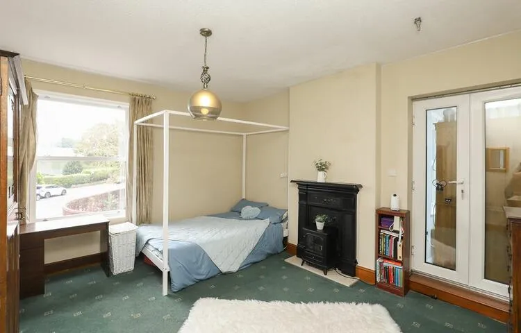 2 Avondale Road, Chesterfield S40 4TF