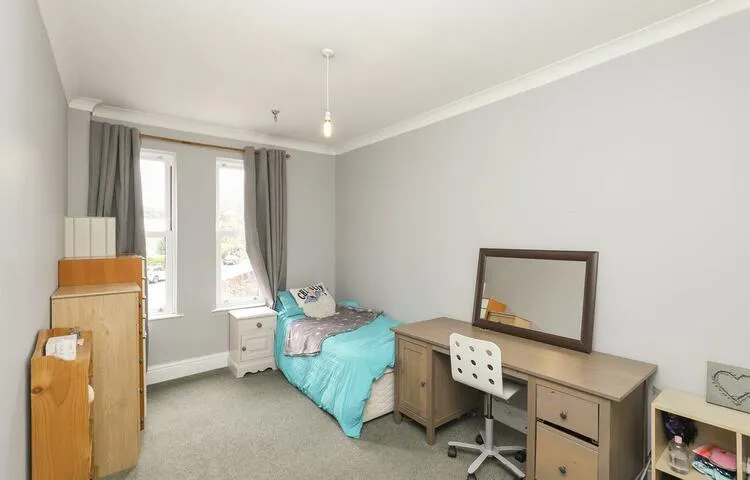 2 Avondale Road, Chesterfield S40 4TF