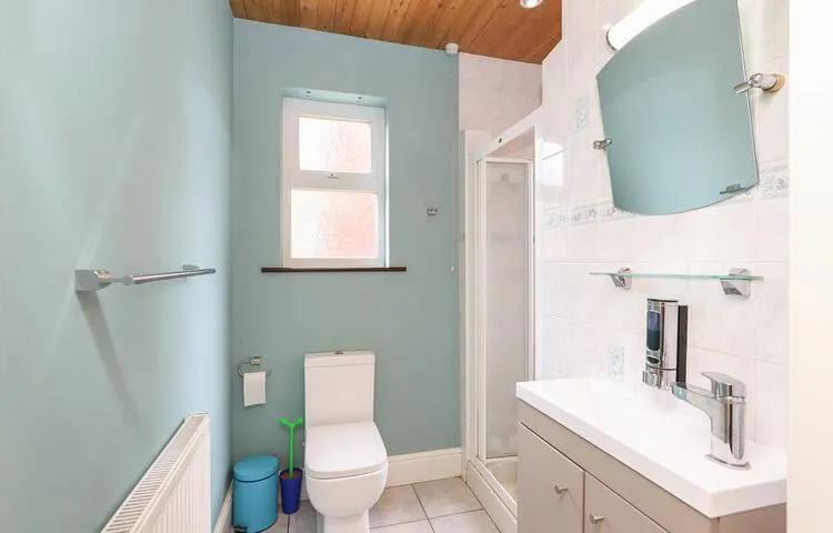 2 Avondale Road, Chesterfield S40 4TF