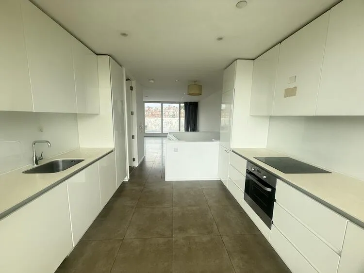 Apartment 512, Nottingham One Entrance C, Canal Street, Nottingham NG1 7HW