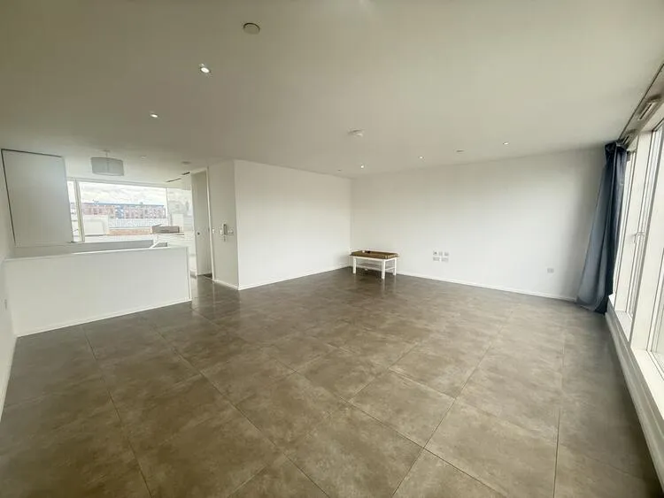 Apartment 512, Nottingham One Entrance C, Canal Street, Nottingham NG1 7HW