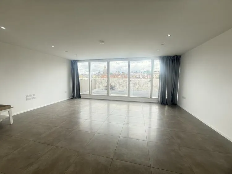 Apartment 512, Nottingham One Entrance C, Canal Street, Nottingham NG1 7HW