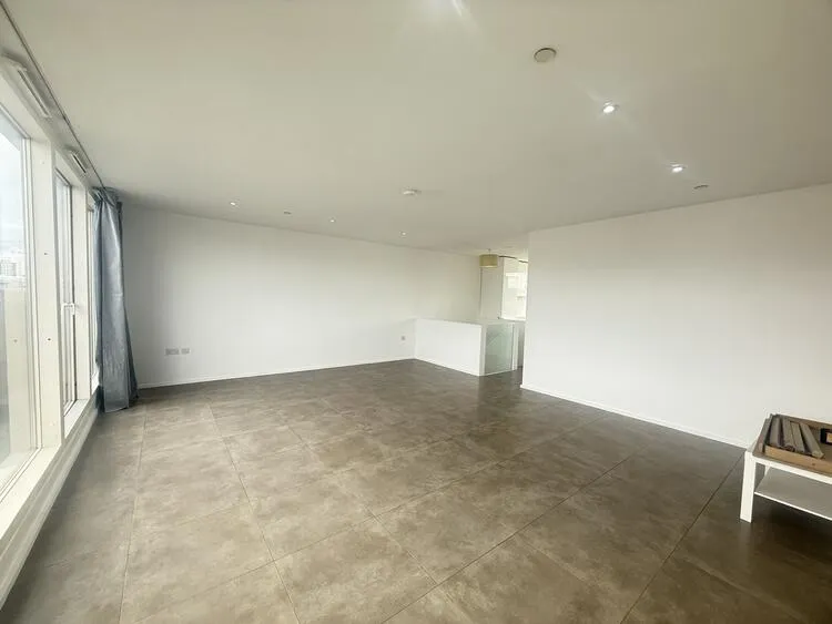 Apartment 512, Nottingham One Entrance C, Canal Street, Nottingham NG1 7HW