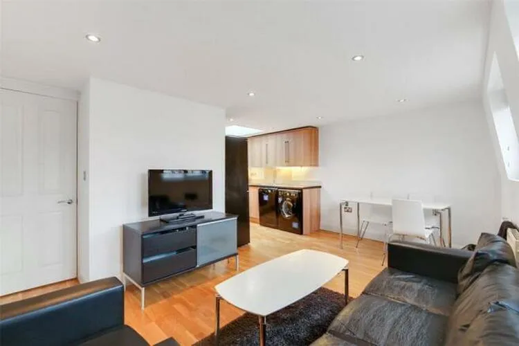 Flat 4, 105 Blackheath Road, London SE10 8PD