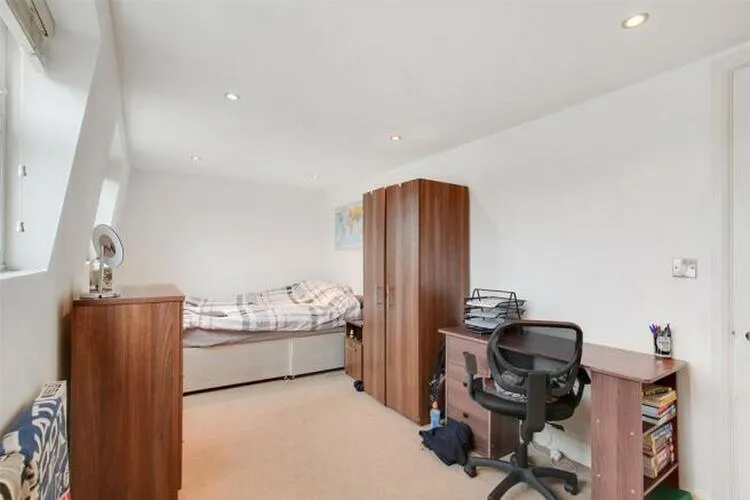 Flat 4, 105 Blackheath Road, London SE10 8PD
