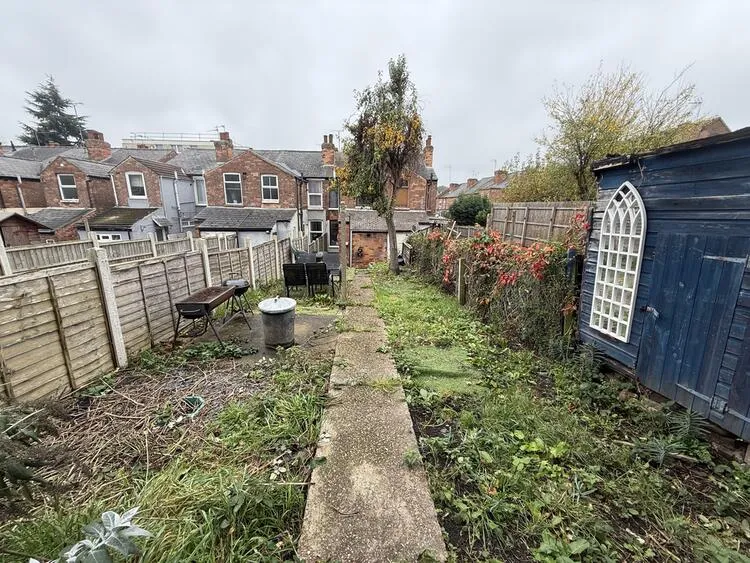 36 Garden City, Carlton, Nottingham NG4 3EA