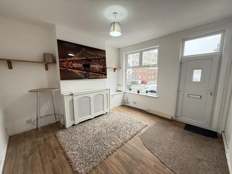 36 Garden City, Carlton, Nottingham NG4 3EA