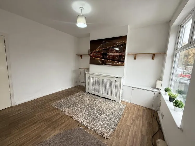 36 Garden City, Carlton, Nottingham NG4 3EA