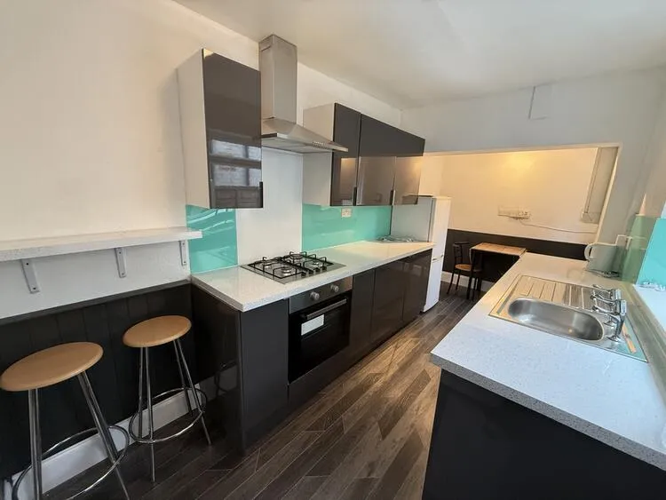 36 Garden City, Carlton, Nottingham NG4 3EA