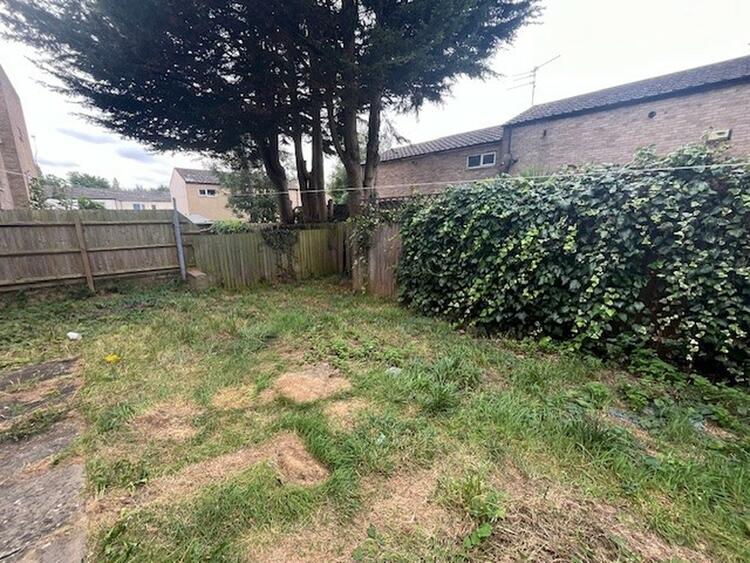 71 Holyrood Walk, Corby, Northamptonshire NN18 9JD