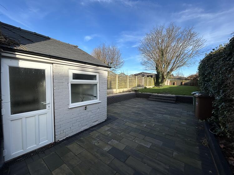 450 Bloxwich Road, Walsall WS3 2UY