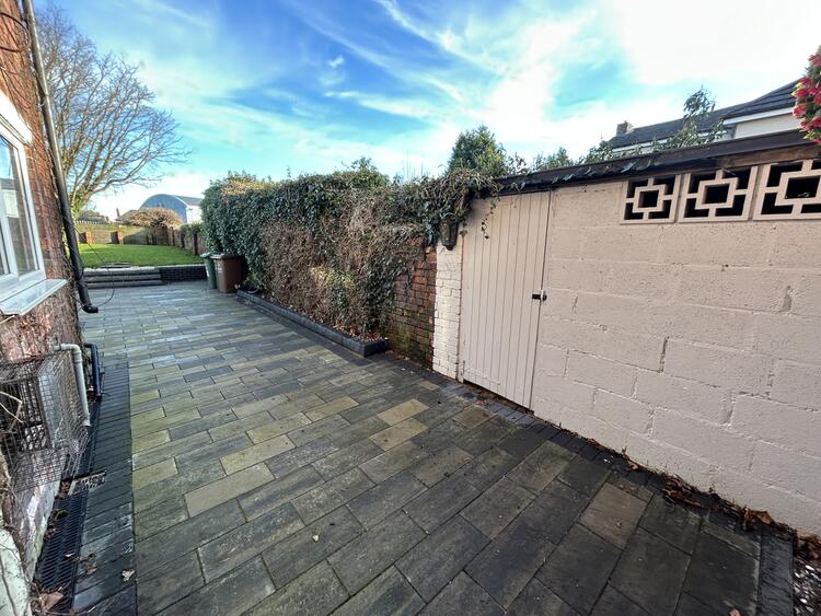 450 Bloxwich Road, Walsall WS3 2UY