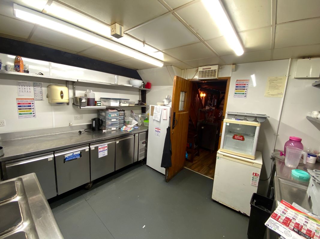 4 Queens Head Court, Newark, Nottinghamshire, NG24 1EL
