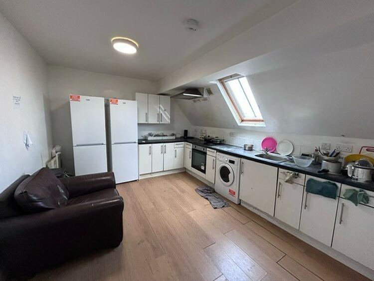 Room 1, Flat 5, Heritage Hall Lodge, 576 Oxford Street, Sheffield S6 3FG