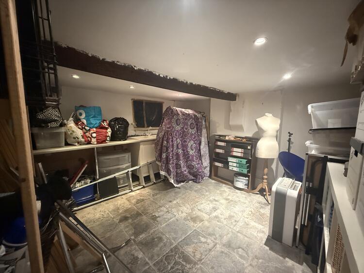 65 Arnold Road, Nottingham NG6 0ED