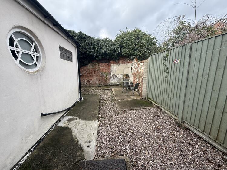 65 Arnold Road, Nottingham NG6 0ED