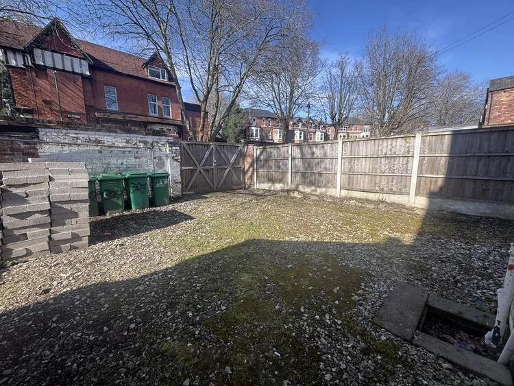 327 Woodborough Road, Nottingham NG3 4JJ