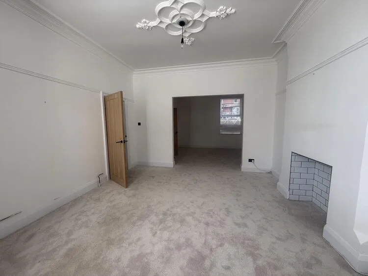 327 Woodborough Road, Nottingham NG3 4JJ