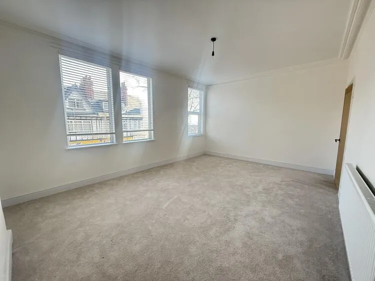 327 Woodborough Road, Nottingham NG3 4JJ