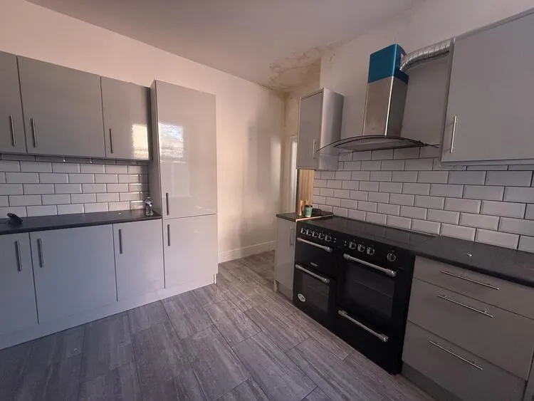 327 Woodborough Road, Nottingham NG3 4JJ
