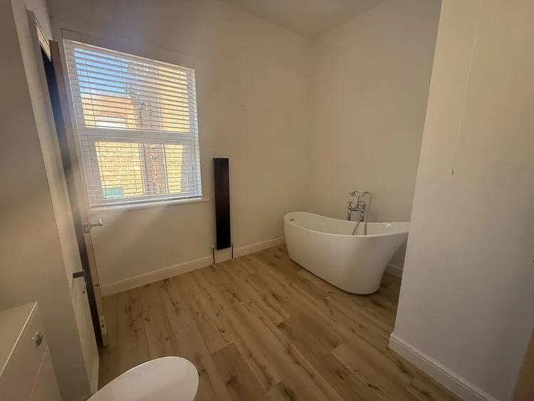 327 Woodborough Road, Nottingham NG3 4JJ