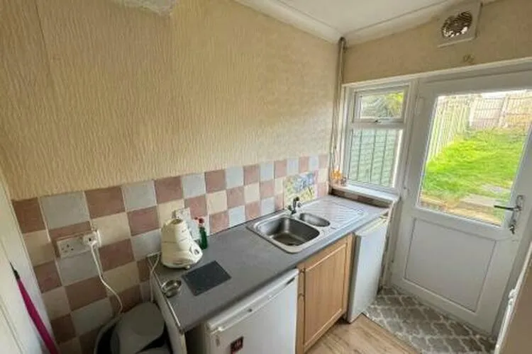 8 Hockett Street, Coventry CV3 5FR