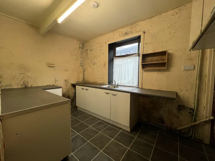 20 Nelson Place, Queensbury, Bradford BD13 2PT
