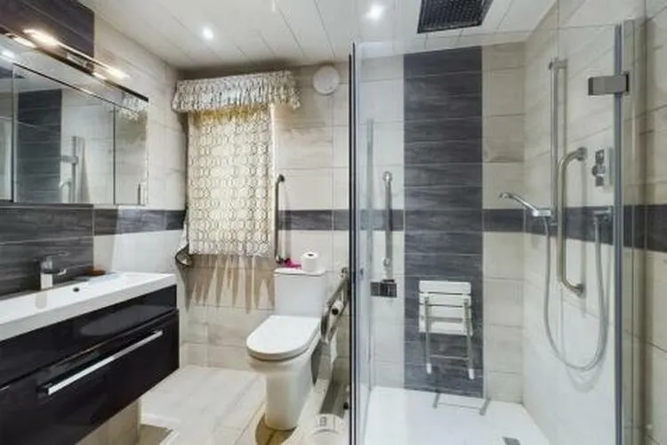 4 Burton Manor Road, Stafford, Stafford ST17 9QJ