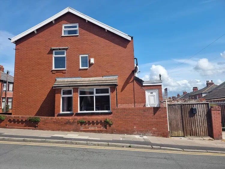 16 Ripon Road, Blackpool FY1 4DY