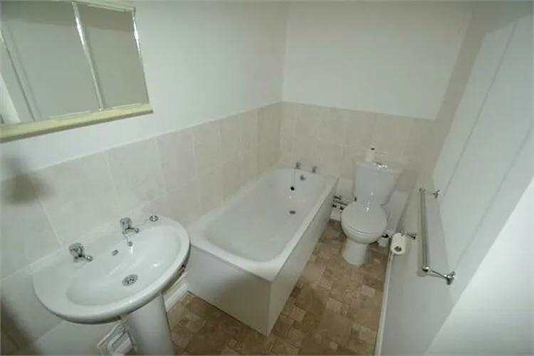 1 Roger Browning House, Maidenburgh Street, Colchester, Essex CO1 1TT