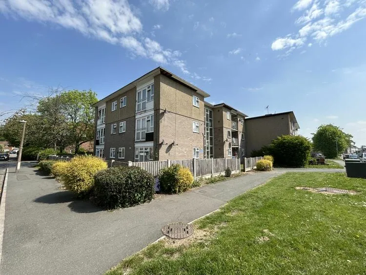 206 Long Riding, Basildon SS14 1RB
