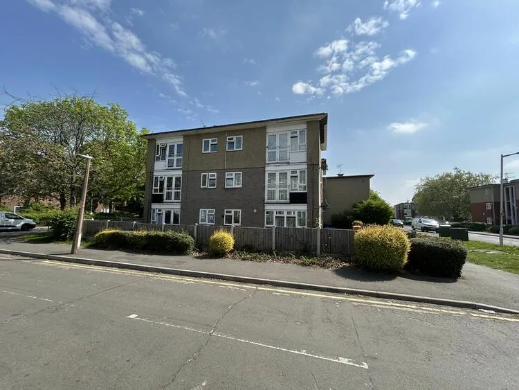 206 Long Riding, Basildon SS14 1RB