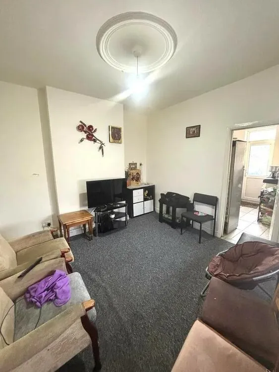 262 Beaumanor Road, Leicester LE4 5QB