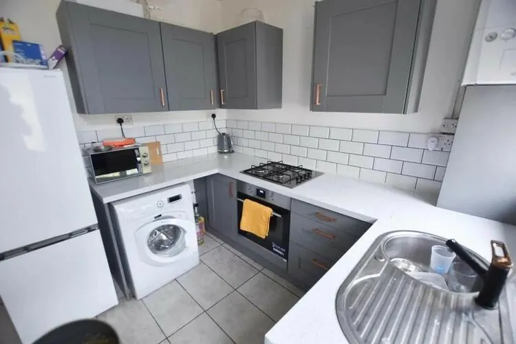 262 Beaumanor Road, Leicester LE4 5QB
