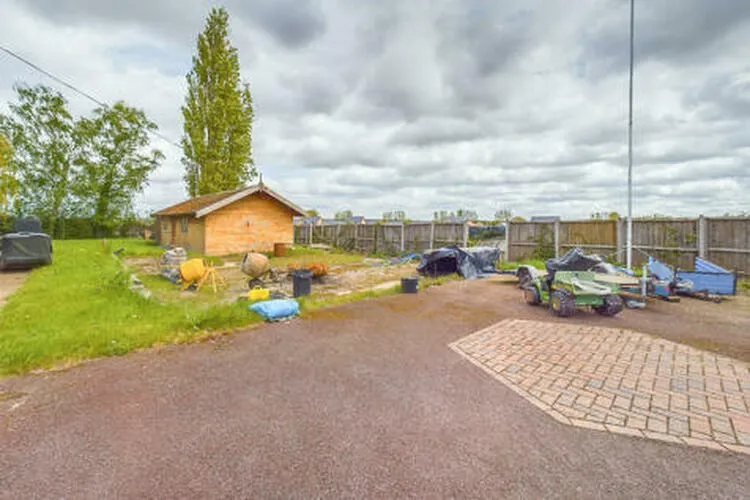 Land at Snelsmoor Lane, Chellaston, Derby DE73 6TQ