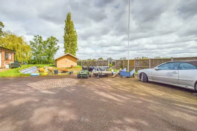 Land at Snelsmoor Lane, Chellaston, Derby DE73 6TQ