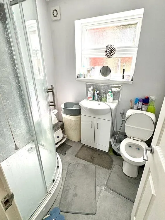 1 St. Quentin Close, Derby DE22 3JT