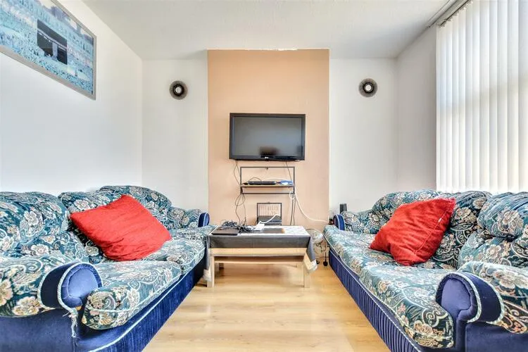 61 Fisher Street, Nottingham NG7 6FJ